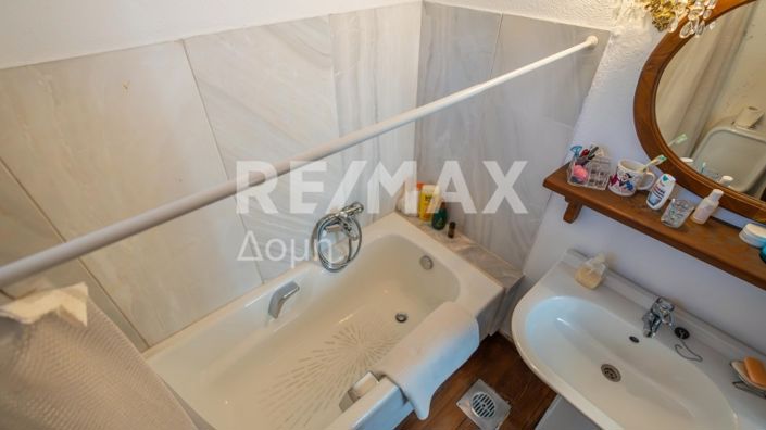 Image No.67-4 Bed Property for sale