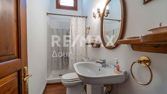 Image No.72-4 Bed Property for sale