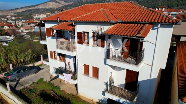 Image No.1-Propriété de 6 chambres à vendre à Grèce