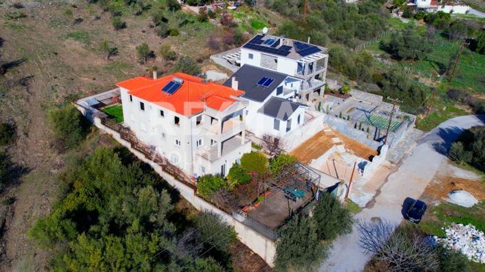 Image No.2-Propriété de 2 chambres à vendre à Magnésie