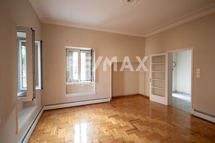 Image No.2-Maison de 5 chambres à vendre à Magnésie