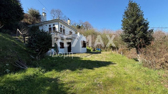 Image No.2-Propriété de 3 chambres à vendre à Magnésie