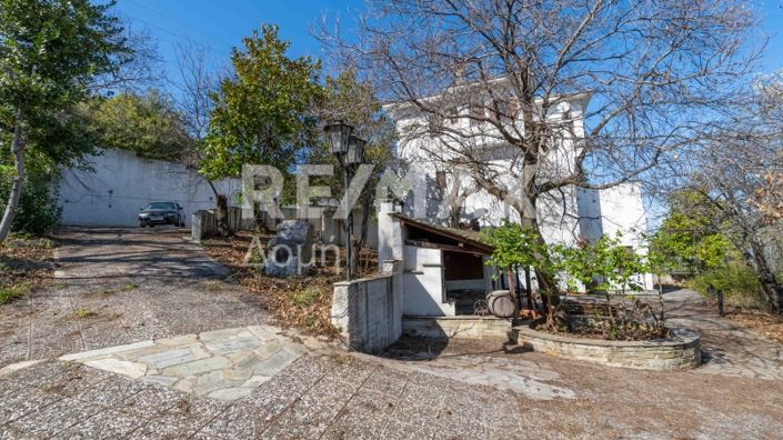 Image No.12-4 Bed Property for sale