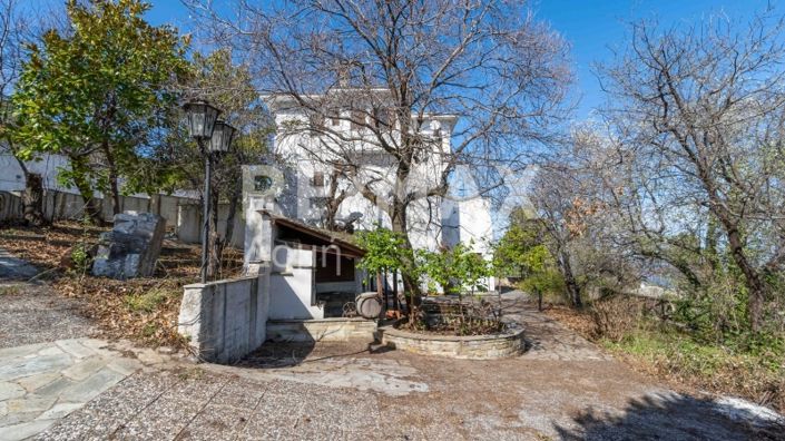 Image No.13-4 Bed Property for sale