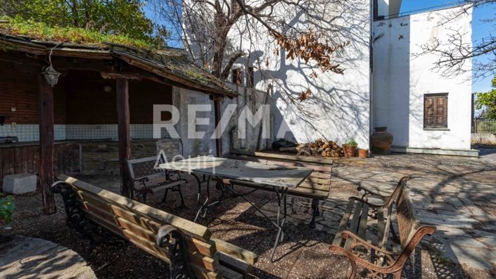 Image No.19-4 Bed Property for sale