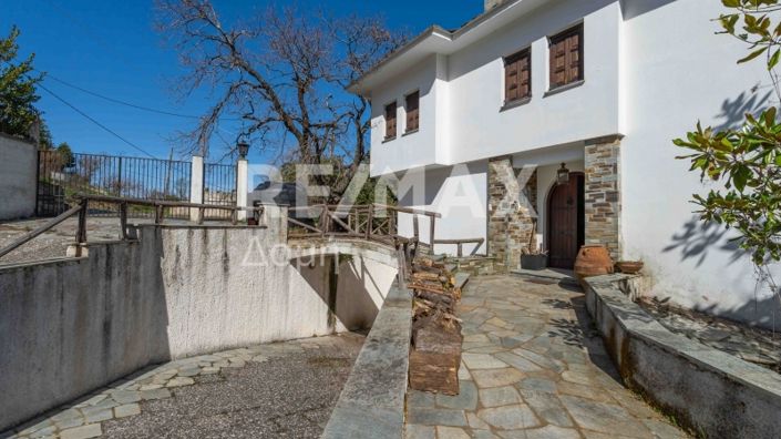 Image No.23-4 Bed Property for sale