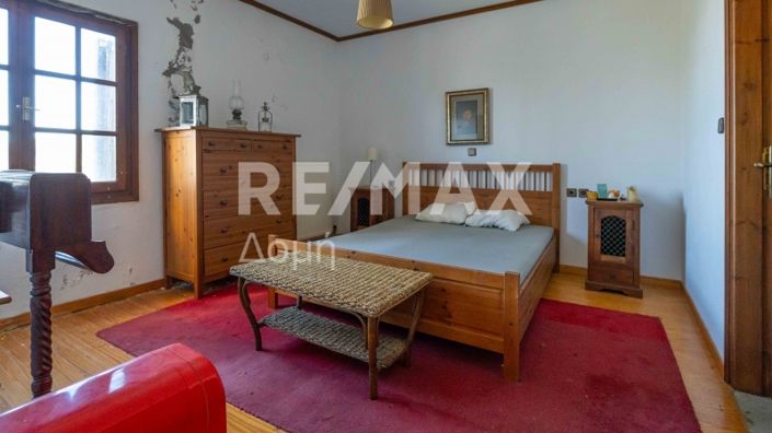 Image No.27-4 Bed Property for sale