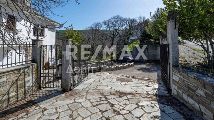 Image No.4-4 Bed Property for sale