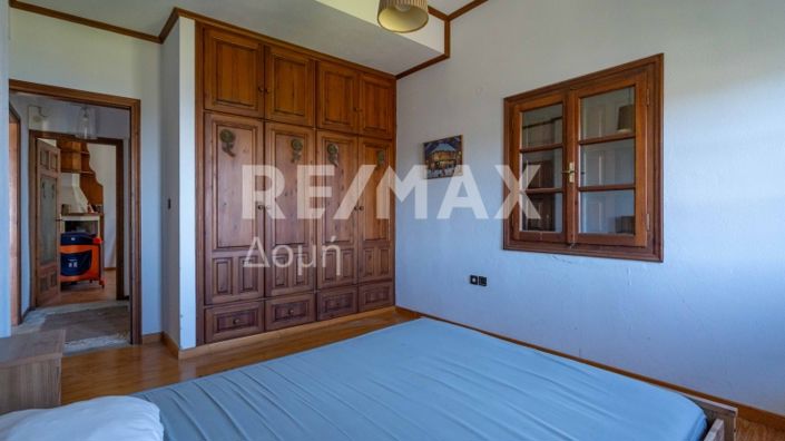 Image No.41-4 Bed Property for sale