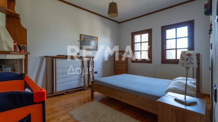 Image No.44-4 Bed Property for sale