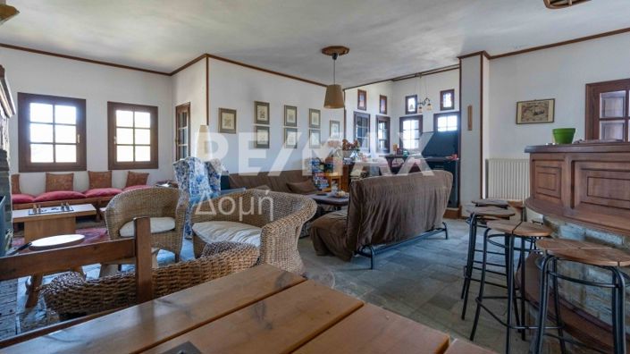 Image No.56-4 Bed Property for sale