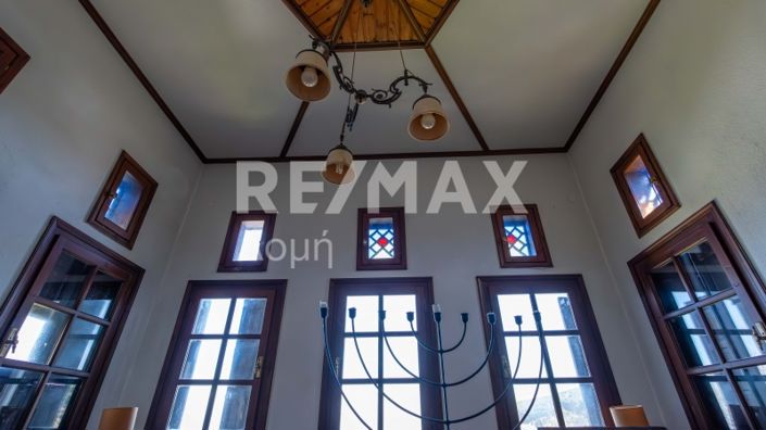 Image No.69-4 Bed Property for sale