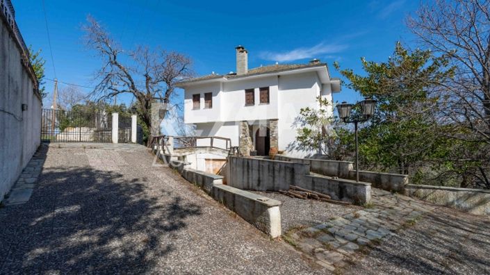 Image No.7-4 Bed Property for sale