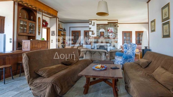 Image No.72-4 Bed Property for sale