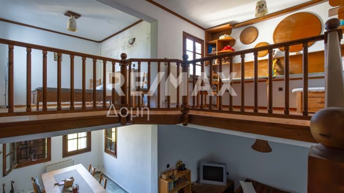 Image No.86-4 Bed Property for sale