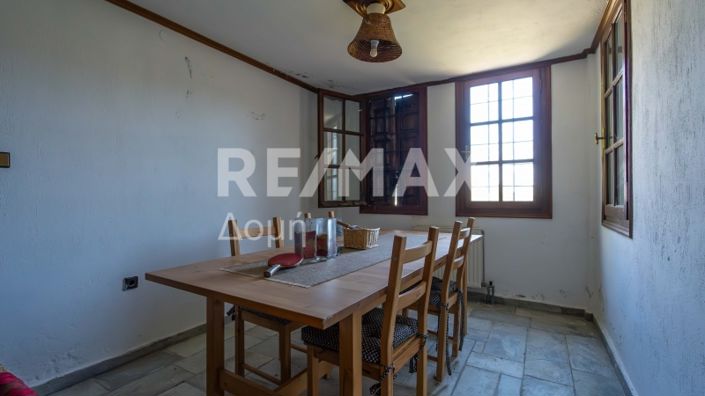 Image No.95-4 Bed Property for sale