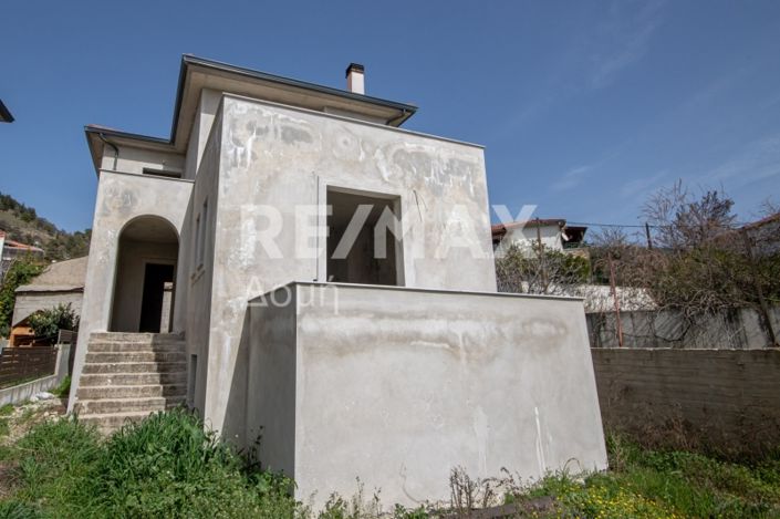 Image No.9-3 Bed House for sale