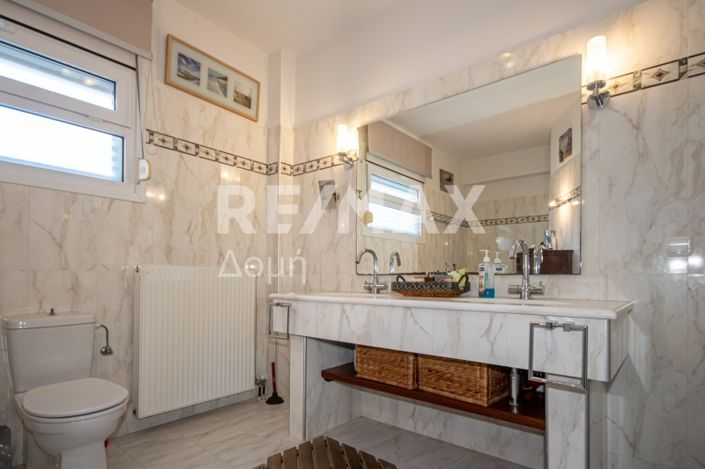 Image No.15-5 Bed Property for sale