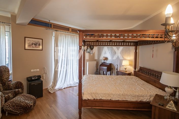 Image No.18-5 Bed Property for sale