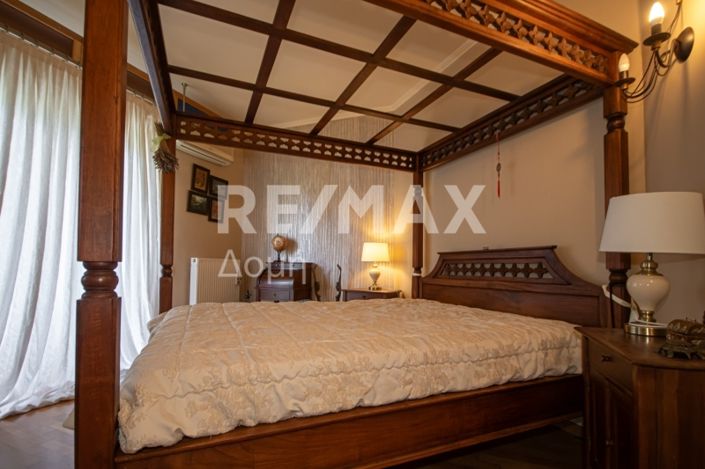 Image No.19-5 Bed Property for sale