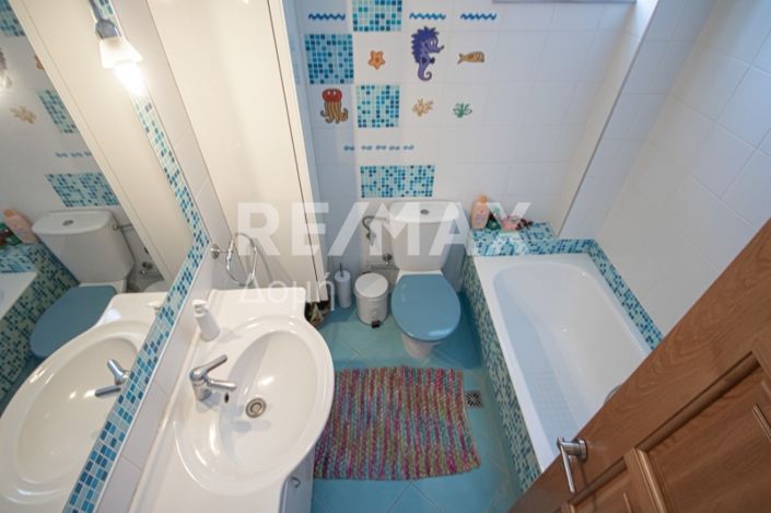 Image No.22-5 Bed Property for sale