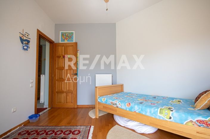 Image No.27-5 Bed Property for sale