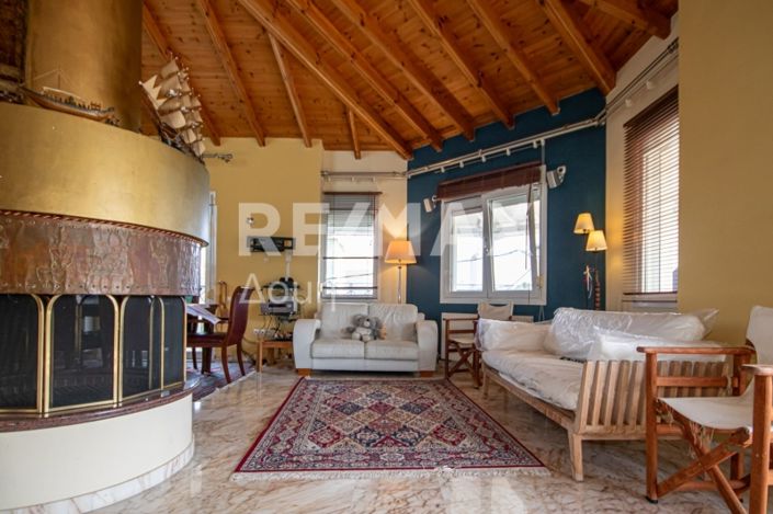 Image No.30-5 Bed Property for sale