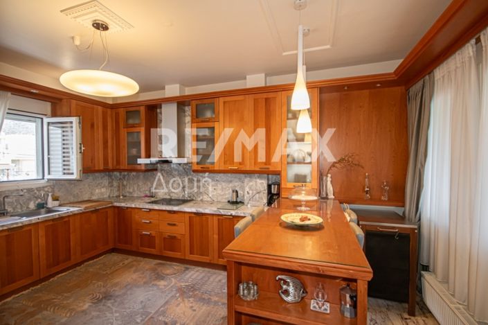 Image No.34-5 Bed Property for sale