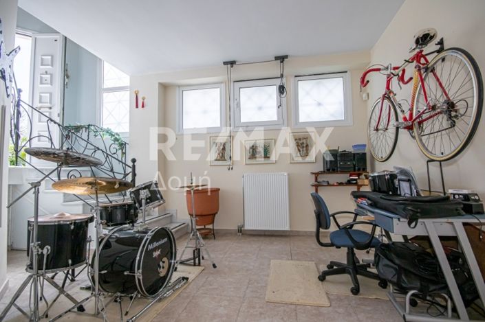 Image No.46-5 Bed Property for sale