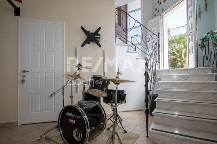 Image No.48-5 Bed Property for sale