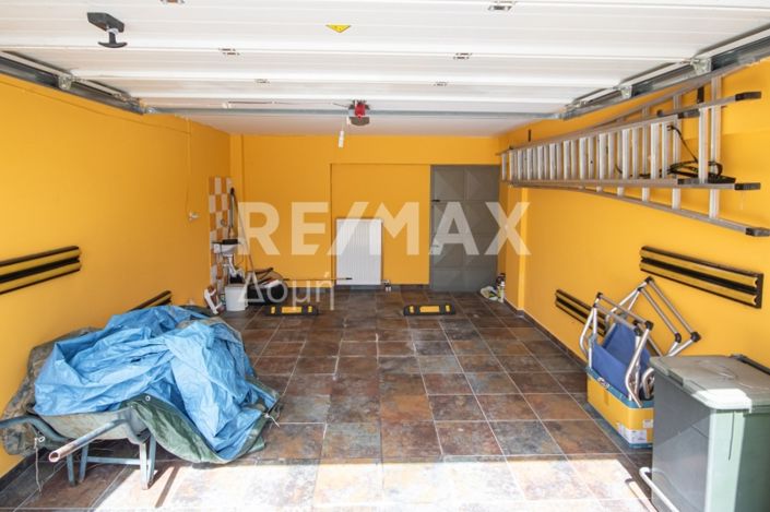 Image No.50-5 Bed Property for sale