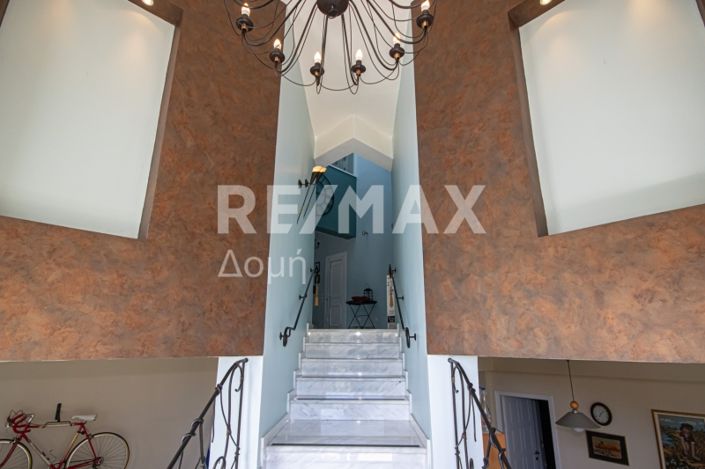 Image No.8-5 Bed Property for sale