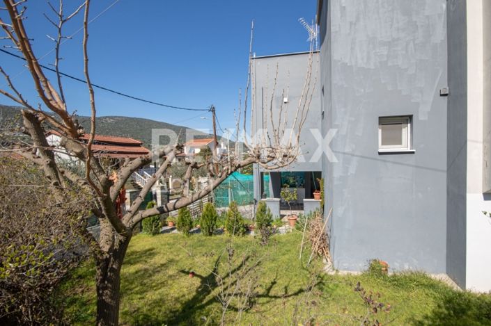 Image No.8-3 Bed Maisonette for sale