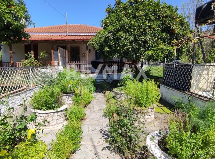 Image No.1-Propriété de 1 chambre à vendre à Magnésie