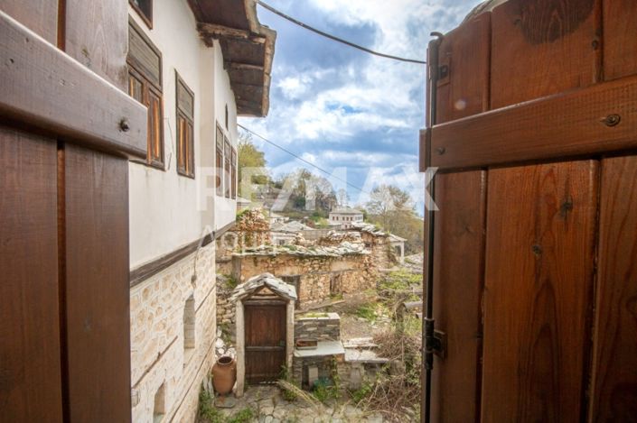 Image No.39-3 Bed Maisonette for sale