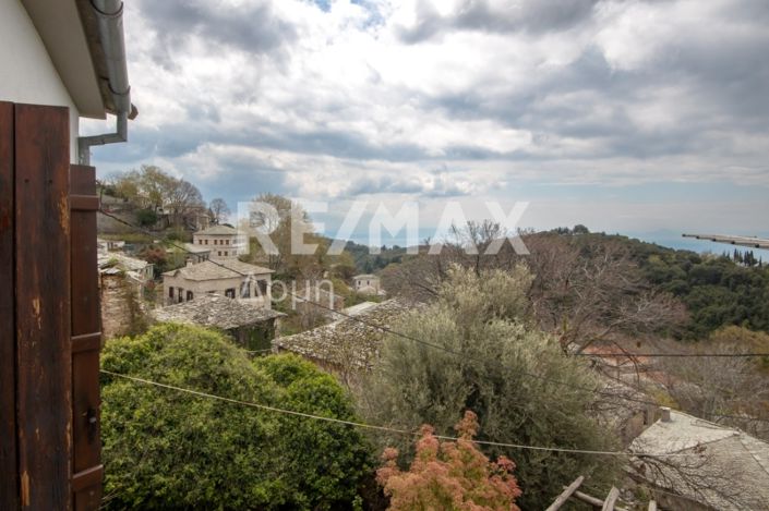 Image No.48-3 Bed Maisonette for sale