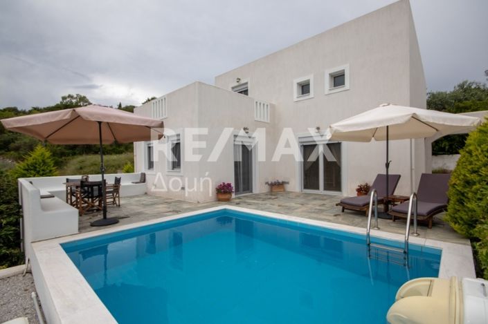 Image No.2-Propriété de 4 chambres à vendre à Alonnisos