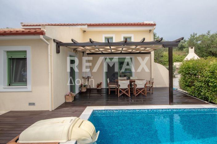 Image No.3-Propriété de 4 chambres à vendre à Alonnisos