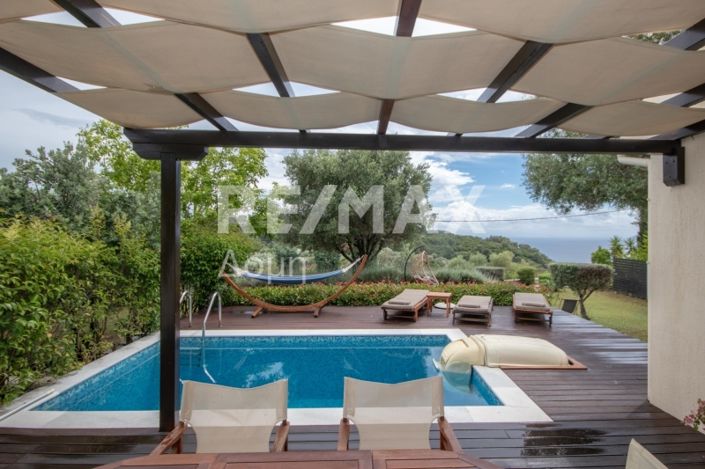 Image No.5-Propriété de 4 chambres à vendre à Alonnisos