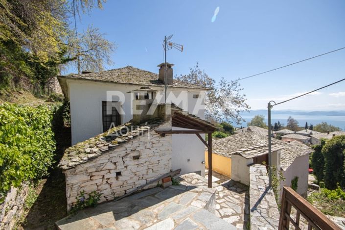 Image No.1-Propriété de 2 chambres à vendre à Magnésie