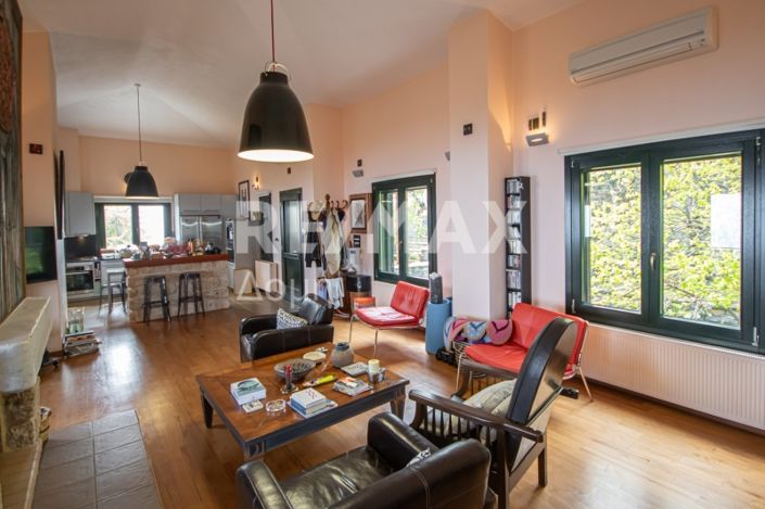 Image No.10-4 Bed Property for sale