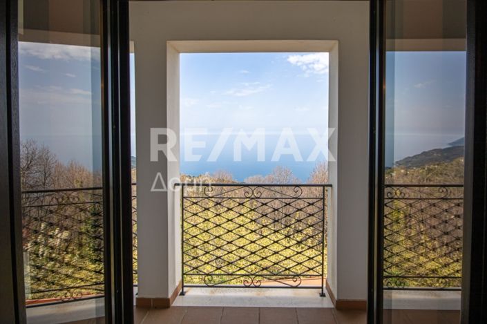 Image No.28-4 Bed Property for sale