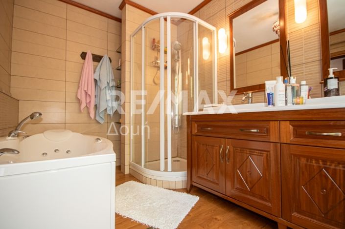 Image No.31-4 Bed Property for sale