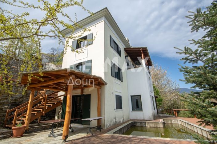 Image No.41-4 Bed Property for sale