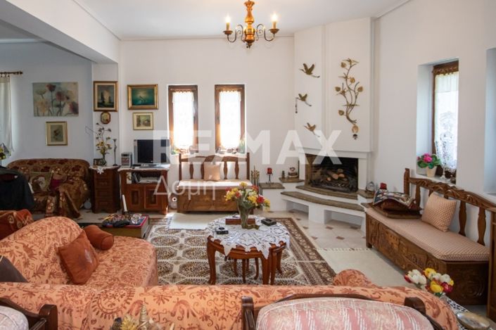 Image No.10-2 Bed House for sale