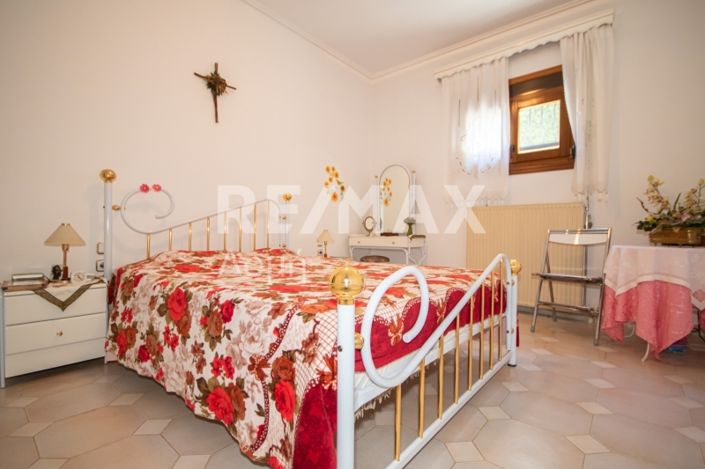 Image No.25-2 Bed House for sale