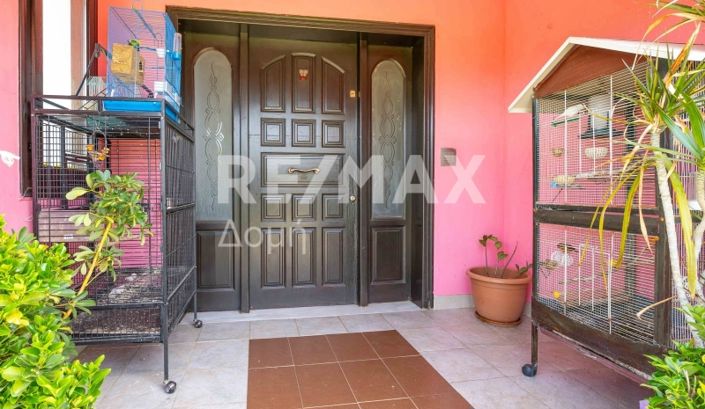 Image No.101-5 Bed Property for sale