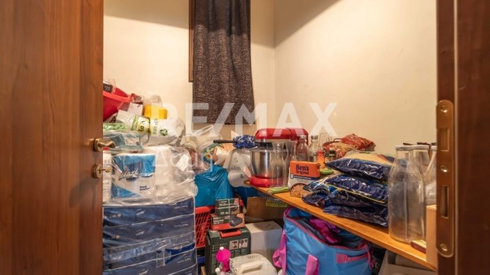 Image No.103-5 Bed Property for sale