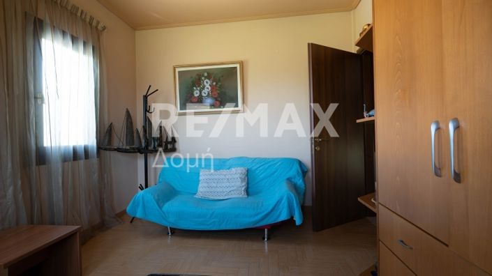 Image No.12-5 Bed Property for sale