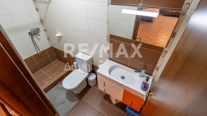 Image No.23-5 Bed Property for sale